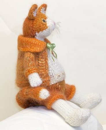 Котик вязаный интерьерная игрушка