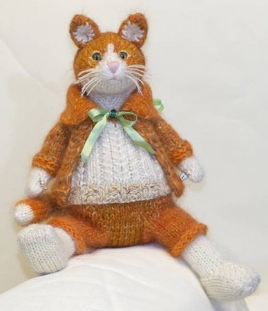 Котик вязаный интерьерная игрушка