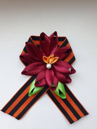 Канзаши брошь ко Дню Победы