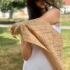 Бежевый бактус с брошью-цветком