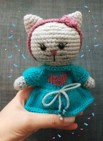 Превью Вязаная кошечка