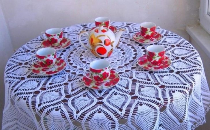 Превью Вязаная скатерть