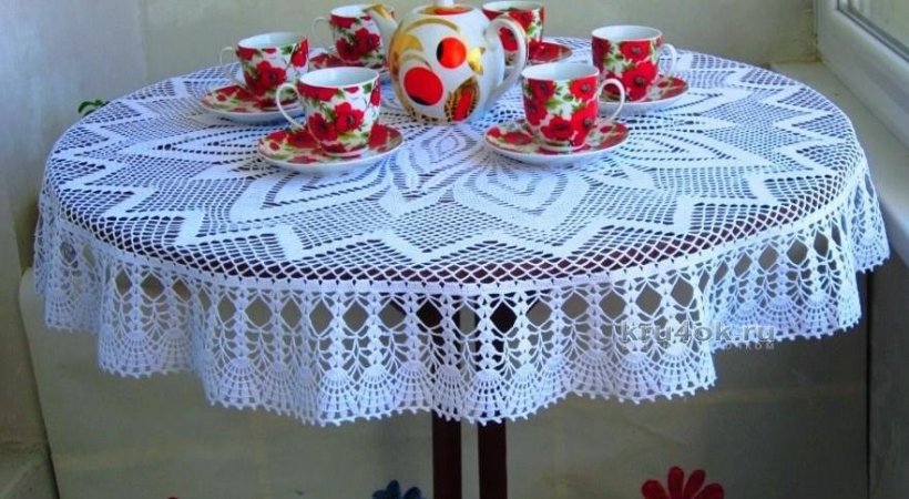 Превью Вязаная скатерть